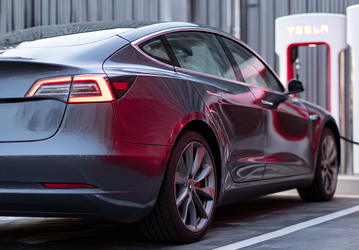 Tesla теряет позиции в Европе уже восемь месяцев подряд из-за конкуренции с BYD