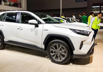 Toyota сохранила чисто бензиновые версии для нового RAV4 2026 в Китае