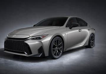 Представлен совершенно новый Lexus IS: полный привод и 6-ступенчатый «автомат»