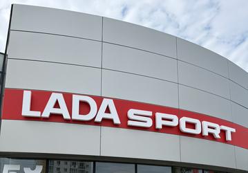 Не только Sport, но и стиль. Lada Niva Sport начали красить в новый цвет