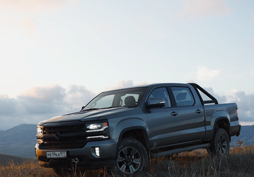 Мотор Mitsubishi, дизайн Chevrolet, рама, 8-ступенчатый «автомат», полный привод — дешевле 4 млн рублей. В России появился новый большой пикап Huanghai N7