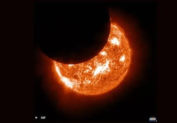 Спутник NOAA GOES-19 зафиксировал частичное солнечное затмение: уникальный кадр из космоса