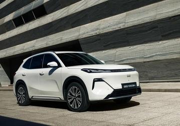 Первый подключаемый гибрид Geely EX5 EM-i с запасом хода более 1400 км, который официально выйдет в России, получил награду China Heart 2024