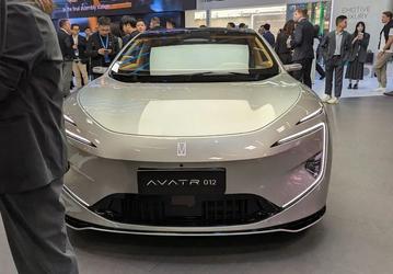 Одноклассник Porsche Panamera или BMW 8 Series Gran Coupe из Поднебесной. Новейший Avatr 012 показали вживую