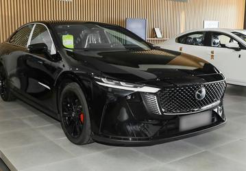 Ну и что, что Mazda 6 ушла из России? У крупного дилера появились гибриды Mazda EZ-6 — по цене Toyota Camry