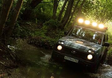 АвтоВАЗ запускает внедорожные экспедиции на Lada Niva. Любой желающий за 30 тыс. рублей может протестировать Niva Sport, Niva Bronto и Niva Travel на реальном бездорожье