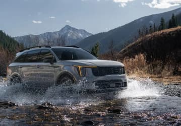 Kia Sorento Hybrid 2026 получил версию X-Line и расход всего 6,5 л/100 км