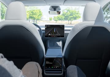 Три аварии в первый же день: роботакси Tesla столкнулись с критикой за безопасность пилотных испытаний в Остине