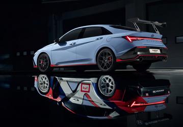 Мощная Hyundai Elantra N TCR Edition выходит в продажу в сентябре: всего 200 машин с развитым обвесом и 280-сильным 2,0-литровым мотором