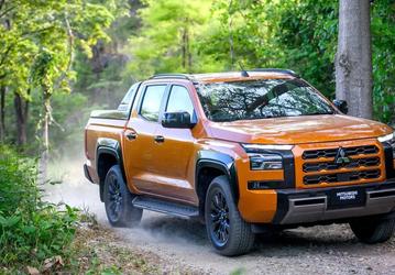 Mitsubishi L200 нового поколения с левым рулём появились у российских дилеров