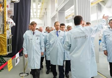 В России запустили конвейерную сборку космических спутников