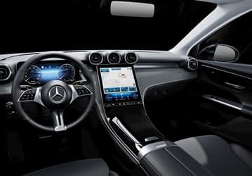 Неудобно вышло: новейший Mercedes-Benz поймал «сбой» прямо перед канцлером Германии Мерцем