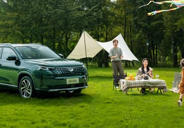 Аналог Skoda Karoq с 6-ступенчатым «автоматом» — всего 95,9 тыс. юаней (1,1 млн рублей). Стартовали продажи Jetta VS8