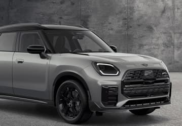 Крупный российский дилер запустил продажи 300-сильных кроссоверов Mini Countryman John Cooper Works ALL4 2025