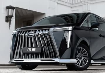 «Китайский Toyota Alphard» с 2,0-литровым турбомотором и 8-ступенчатым «автоматом» подорожал в России: GAC M8 прибавил 500 тыс. рублей