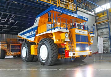 БелАЗ показал будущее — 130-тонный 1600-сильный газодизельный самосвал для России