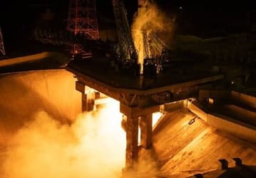 Чеснок, скафандр и уникальная установка для синтеза полупроводников: «Прогресс МС-32» прибыл на МКС
