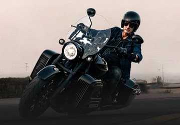 Harley-Davidson, подвинься. В Китае стартовали продажи мотоцикла Great Wall Souo Cruise S2000C с горизонтально-оппозитным 8-цилиндровым мотором и 8-ступенчатым «автоматом»