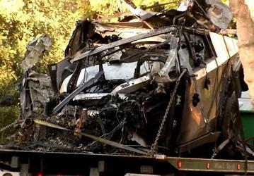 Загоревшийся Tesla Cybertruck с заблокированными дверьми унёс жизни сразу трёх людей. Семьи подали в суд на Tesla