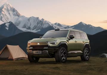 «Китайский Hummer» M-Hero 817 впервые приехал в Россию: полный привод, 550 л.с. и 1300 км на баке бензина — за 7,2 млн рублей
