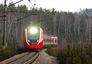 Двухсистемный «Финист» вышел на маршрут: первый полностью отечественный электропоезд подобного рода