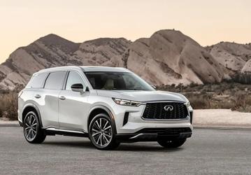Infiniti QX60 подешевел в России почти вдвое за последний год