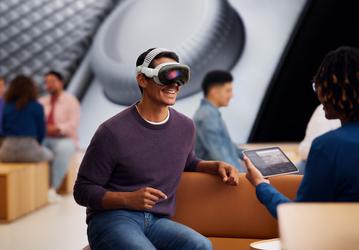 Даже сама Apple не хочет забирать гарнитуры Vision Pro назад. Компания не включила устройство в программу трейд-ин