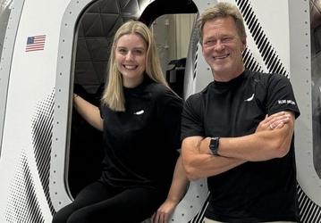 Человек, проработавший почти 20 лет в SpaceX, и девушка в инвалидной коляске отправятся в суборбитальный полёт на ракете New Shepard