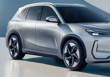 Кроссовер Geely с ресурсом 1 млн км официально вышел в Великобритании. Сколько просят за Geely EX5 