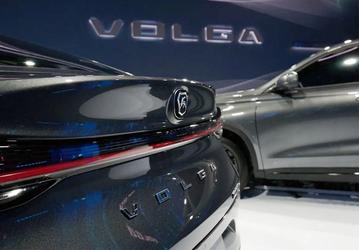 Создатели новой «Волги» не подтвердили подлинность видео с Geely Atlas, который получил логотипы Volga