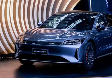 Представлен Exeed ES7: премиум-гибрид с 446 л.с., полным приводом, адаптивной подвеской и запасом хода до 1200 км, который появится в России