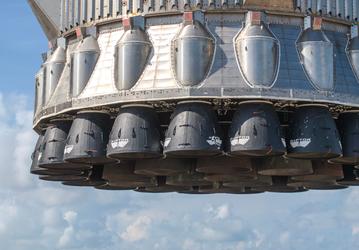 Super Heavy доставили на стартовую площадку перед последним стартом Starship этого поколения