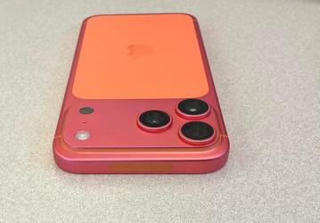 «Я хотел оранжевый, а не розовый iPhone». Некоторые владельцы iPhone 17 Pro Max жалуются, что оранжевые смартфоны меняют цвет на розово-золотой
