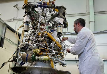 Роскосмос собрал двигатель 11Д58М для ракеты «Ангара-А5» — компактный и один из самых сложных в производстве