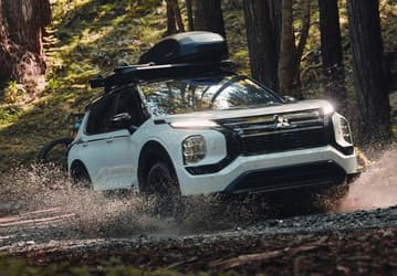 Продажи Mitsubishi в США обвалились: один лишь Toyota Corolla Cross обогнал всю линейку Mitsubishi в США, включая Outlander и Eclipse Cross