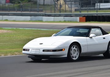 Американская икона с V8: в России продают ухоженный Chevrolet Corvette C4