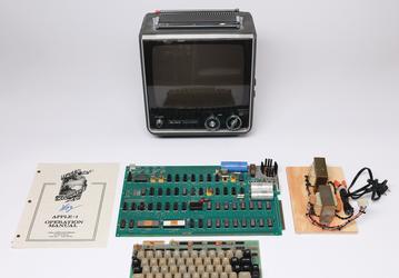 Самый ранний прототип платы компьютера Apple-1 выставлен на аукционе. Ожидается, что на лот получится выручить более 500 000 долларов