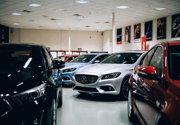 Российский авторынок легковых машин начал год с роста