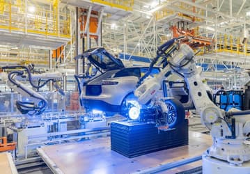 Каждые 40 секунд — новый автомобиль: до 90 машин в час может выпускать после модернизации новый завод Dongfeng Voyah Automobile