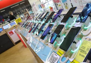 Россияне покупают смартфоны Xiaomi, Samsung, iPhone и другие, но рынок в 2025 году заметно сократился