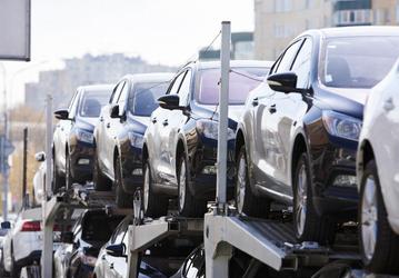 Поставки китайских легковушек в Россию сильно упали