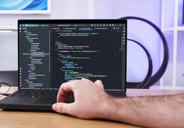 Самые автономные Windows-ноутбуки? Тесты показывают, что автономность ПК с новым процессором Intel Core Ultra 3 в пересчёте на Втч лучше, чем у других 