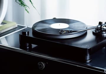 Audio-Technica представила обновлённый проигрыватель винила AT-LP7X на CES 2026