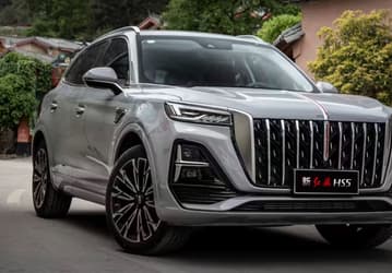 Китайский премиум дорожает в России: Hongqi резко поднял цены: флагманский седан H9 подорожал на миллион, а популярный кроссовер Hongqi HS3 прибавил 260 тыс. рублей