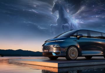 Роскошный конкурент Toyota Alphard с запасом хода до 1220 км: стартовал глобальный приём предзаказов на Geely Galaxy V900