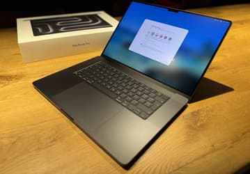 Аттракцион неслыханной щедрости от Apple: пользователь пришел в Apple Store заменить батарею в старом ноутбуке 2018 года выпуска, а ушёл с MacBook Pro за 4300 долларов