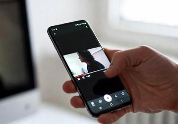 Google прикрывает лазейку: YouTube перестал работать в фоне в популярных браузерах
