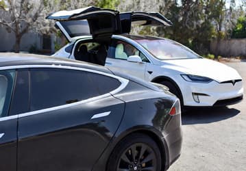 Решение о прекращении производства Tesla Model S и Model X напрашивалось давно: модели практически не пользуются спросом, на них пришлось менее 2% поставок компании в 2025 году