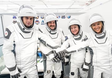 SpaceX Dragon с экипажем Crew-12 отправится к МКС 11 февраля