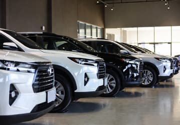 Россияне не отказываются от Toyota: в 2025 году в страну ввезли почти 128 тысяч автомобилей